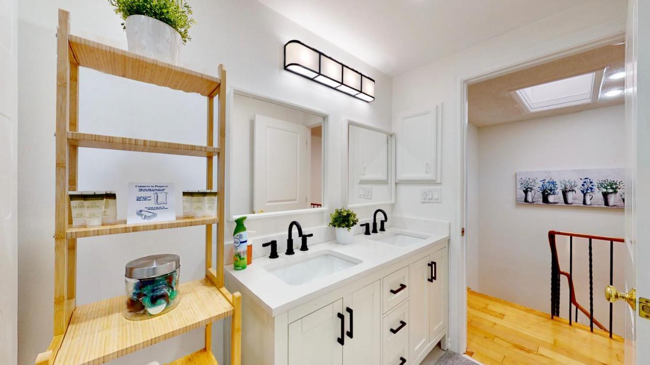 Modern Bright Cozy 3Bed 3Bath Vacation House In Ajax, Greater Toronto Area Gta, On, Canada Eksteriør billede